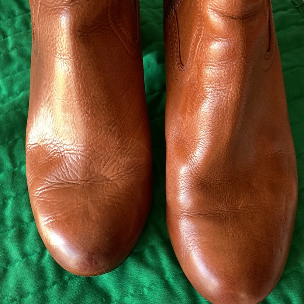 FRYE 8” booties cognac short Stella, excellent slightly used condition. $129